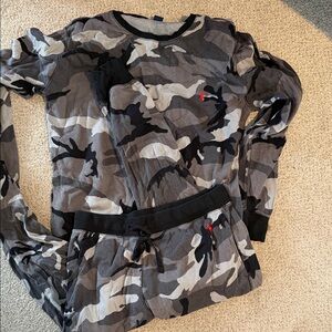Camo Long Sleeve Top and Jogger Set - Gray Camo